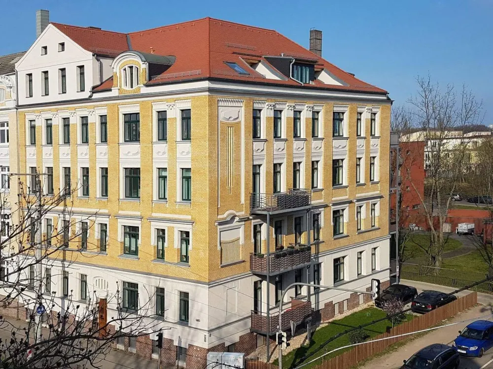 Exklusiv energetisch Sanierte 3-R-Woh. mit Stellplatz ++2 Designbäder ++Lift ++Parkett ++Balkon ins Grüne++