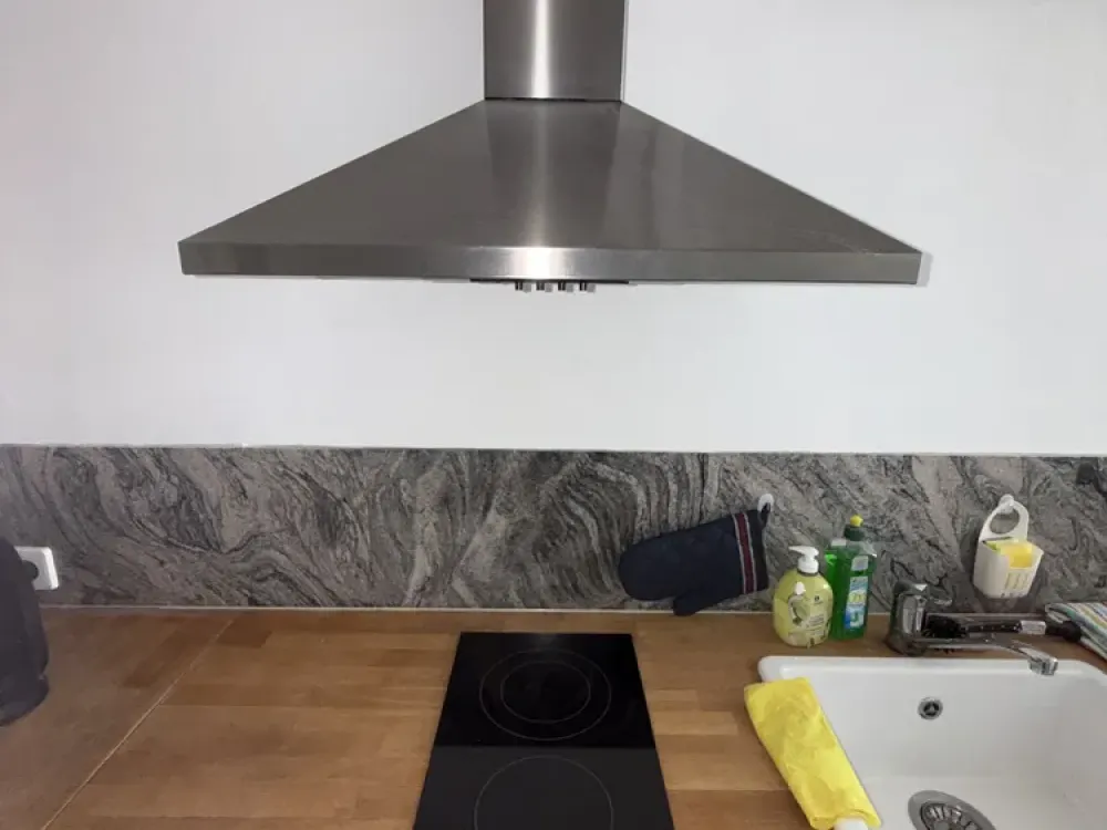 Möbliert 1 Zi Whg, gr Balkon, Keller, 1.OG für 2 Jahre