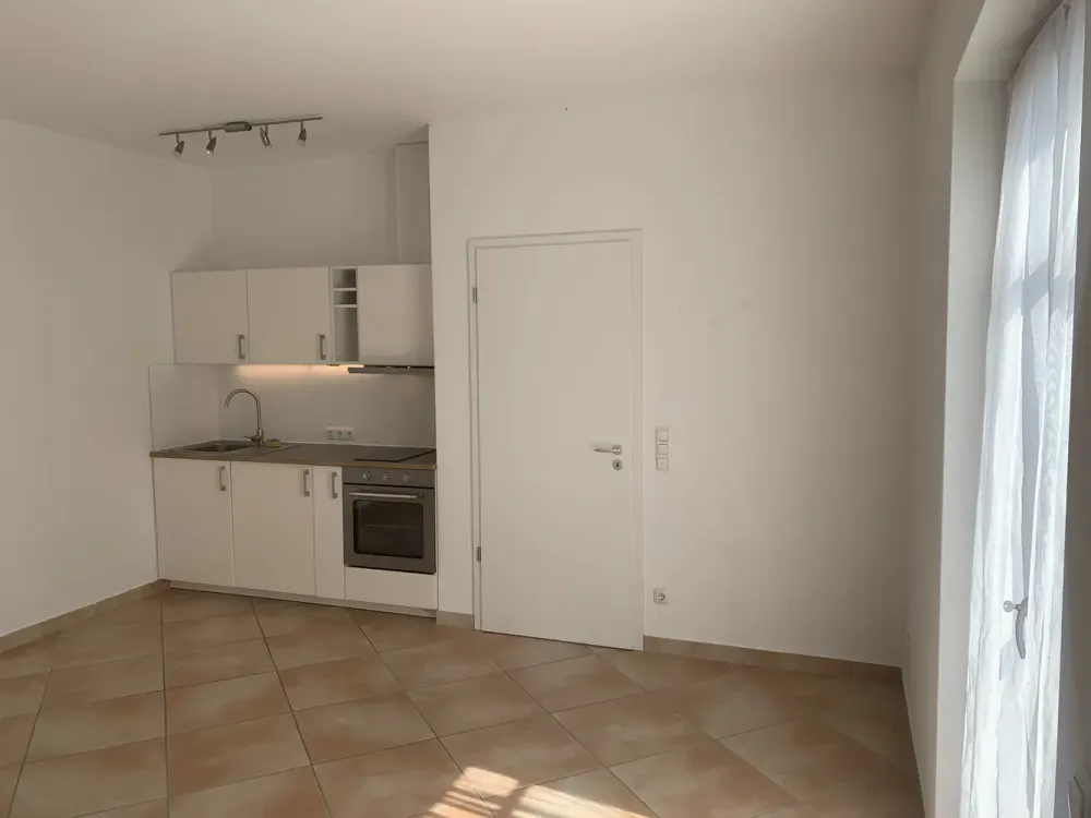 Moderne 2,5-Zimmer-Souterrainwohnung mit hochwertiger Einbauküche und sonniger Terrasse