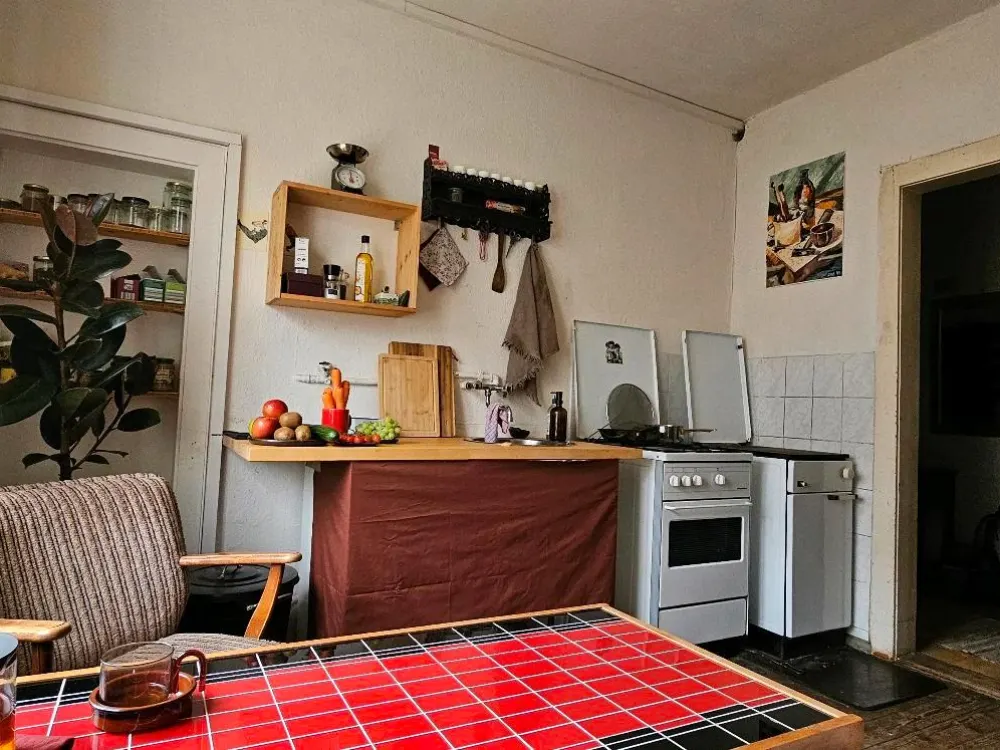 * ANFRAGENSTOPP * Studenten 2 Raum WE in Uni-Nähe, WG geeignet