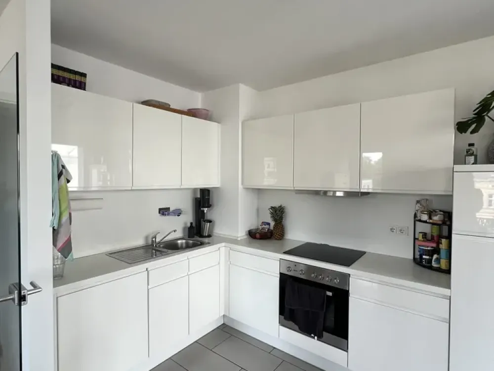 Bright and Modern 3-Room Apartment in Düsseldorf-Bilk