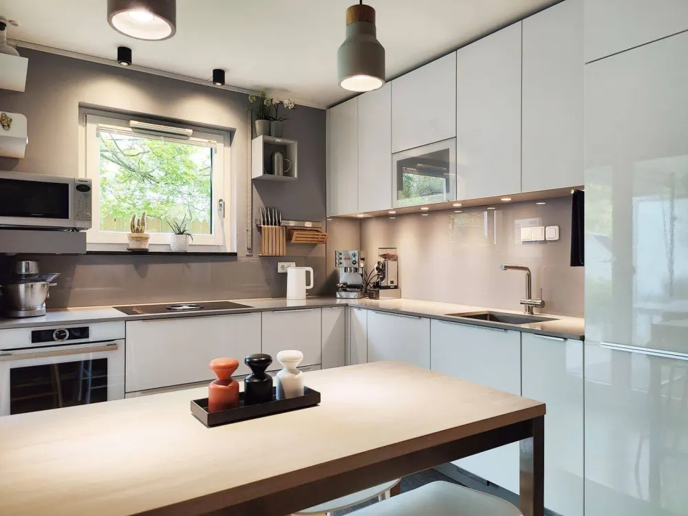 Stylishly Furnished 3-Room Design Apartment with Underground Parking and E-Charging Station