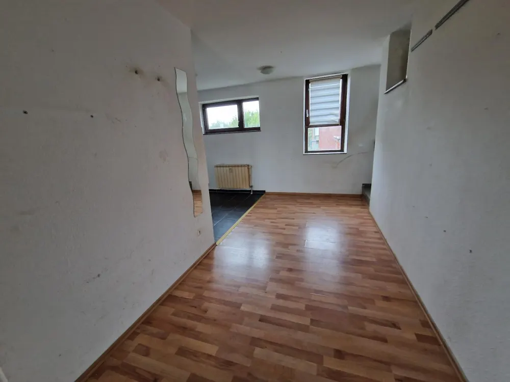 Nur mit WBS -großzügige 5-Zimmer-Wohnung mit Wintergarten