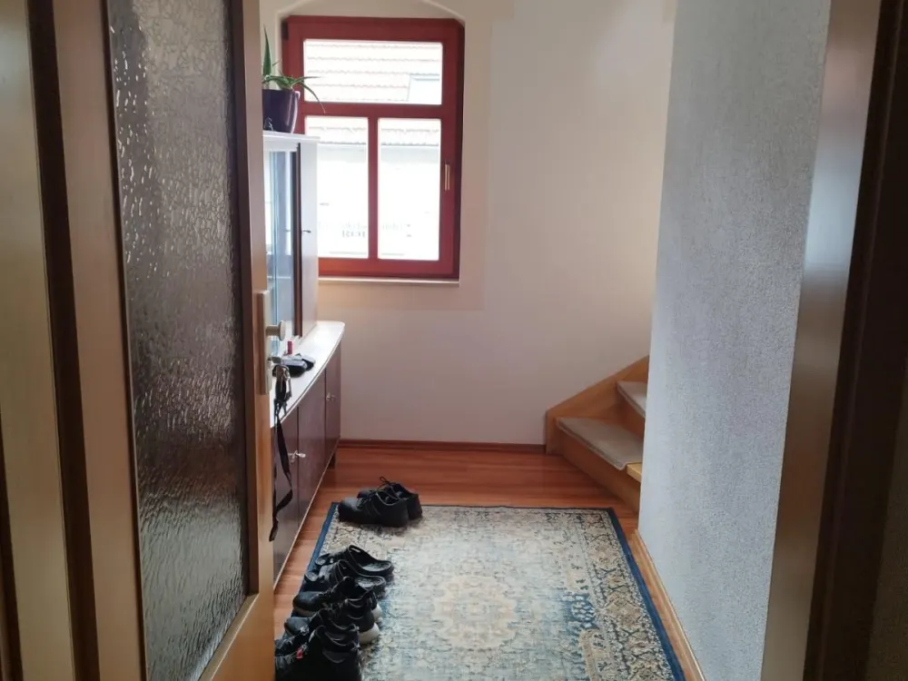 Aufwendig Sanierte 3-4-Raum Wohnung