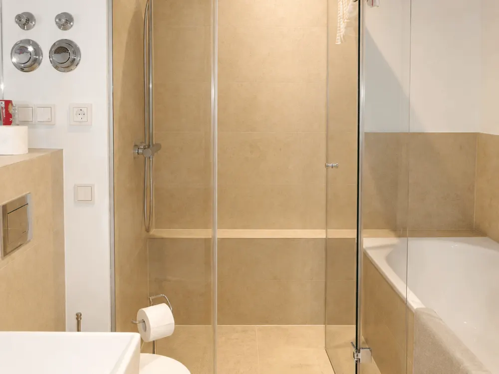 Möblierte 2-Zimmer-Wohnung mit Balkon, Pool, Fitnessbereich & Concierge in Kreuzberg
