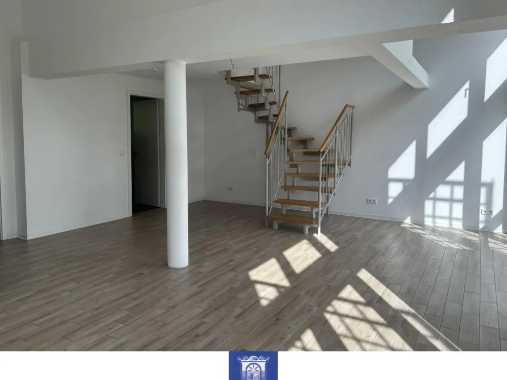 Großzügige Wohnung mit Terrasse und besonderem Wohncharakter