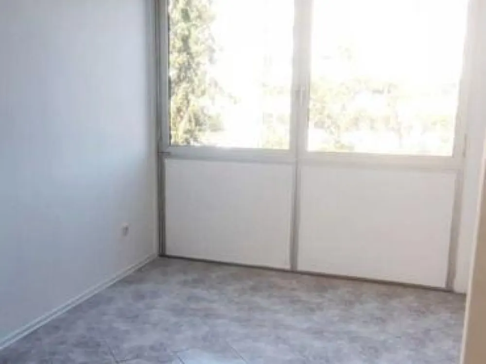 3-Zimmer-Wohnung mit Einbauküche und Balkon in Heimfeld