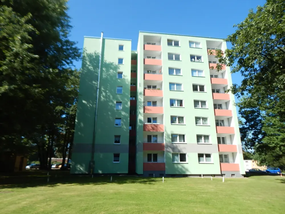 Popular Ground Floor Apartment Including Level-Access Shower