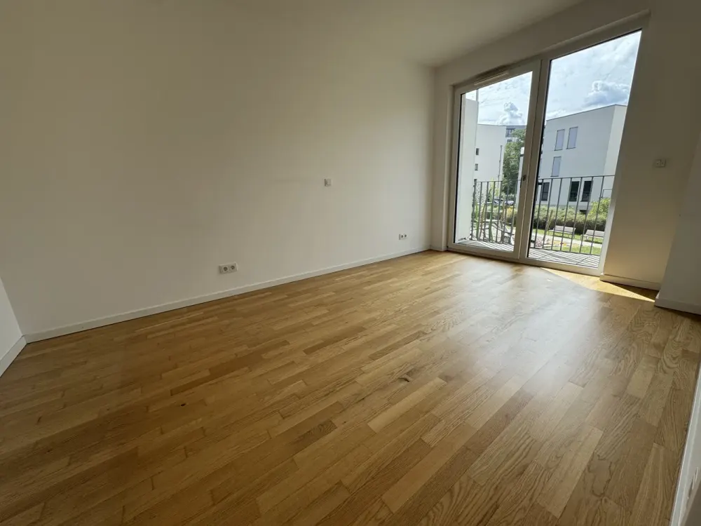 Ready for a Change: Affordable 2-Room Apartment with Fitted Kitchen and Balcony
