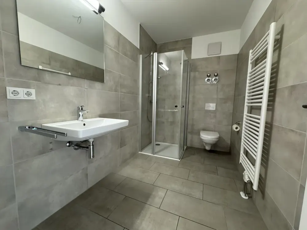 Ready for a Change: Affordable 2-Room Apartment with Fitted Kitchen and Balcony