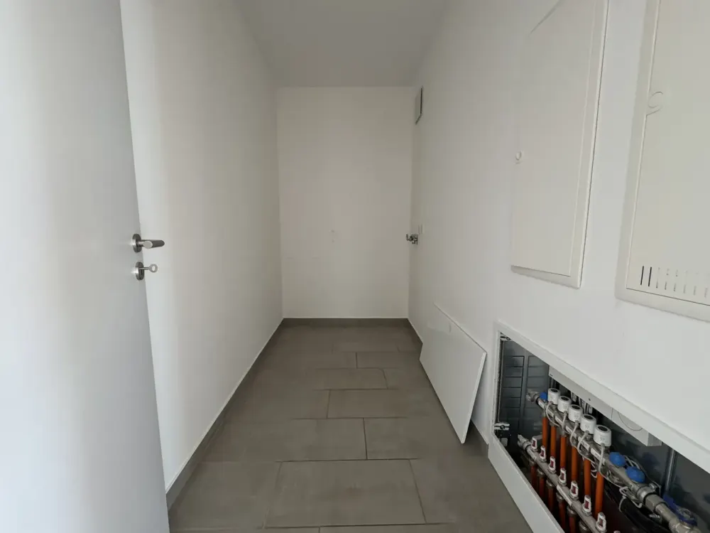 Ready for a Change: Affordable 2-Room Apartment with Fitted Kitchen and Balcony