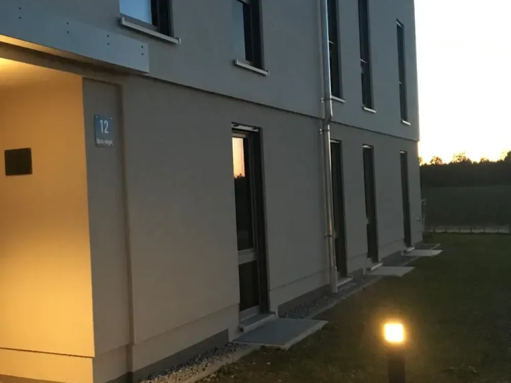 Begehrte Bestlage Vaterstetten: 3-Zimmer-Wohntraum mit Balkon & E-Ladestation - von privat