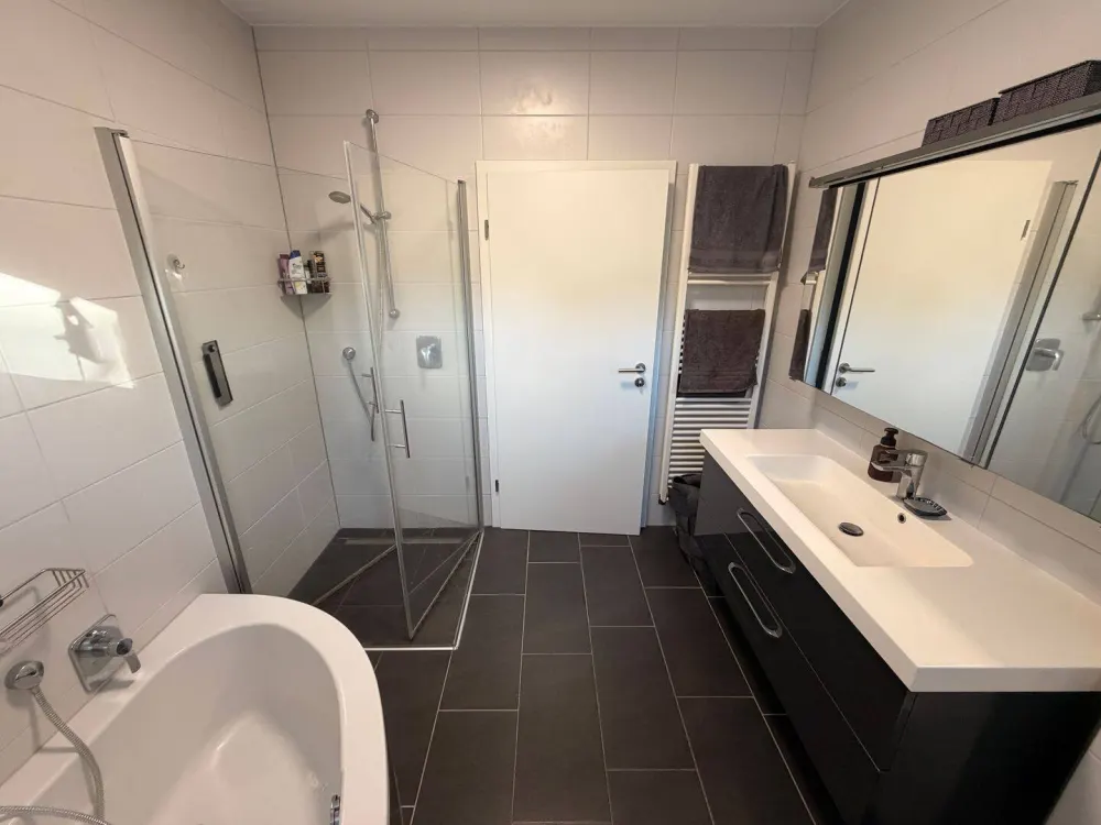 Modern 4-Room Apartment with Balcony, Underground Parking & Cellar in Desirable Location of Kassel-Brasselsberg