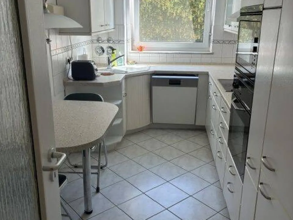 MTI - schöne, ruhige möblierte Etagenwohnung