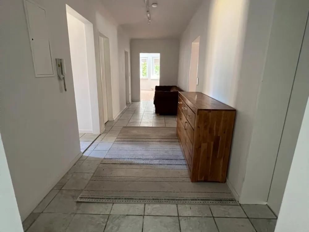 Freie 4-Zimmer-Wohnung mit 116qm in zentraler Lage