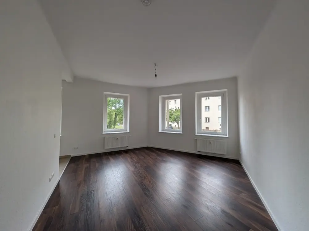 WAHREN + 2 ZIMMER + EINBAUKÜCHE + SCHICK & RUHIG + GRÜNER INNENHOF
