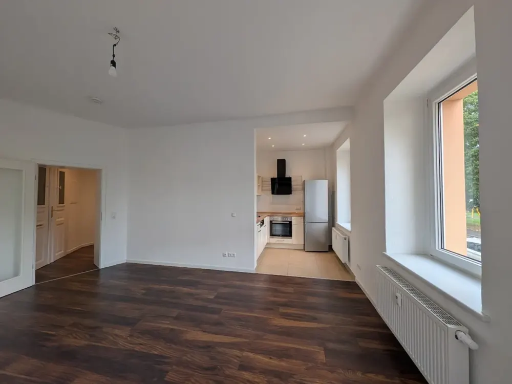 WAHREN + 2 ZIMMER + EINBAUKÜCHE + SCHICK & RUHIG + GRÜNER INNENHOF