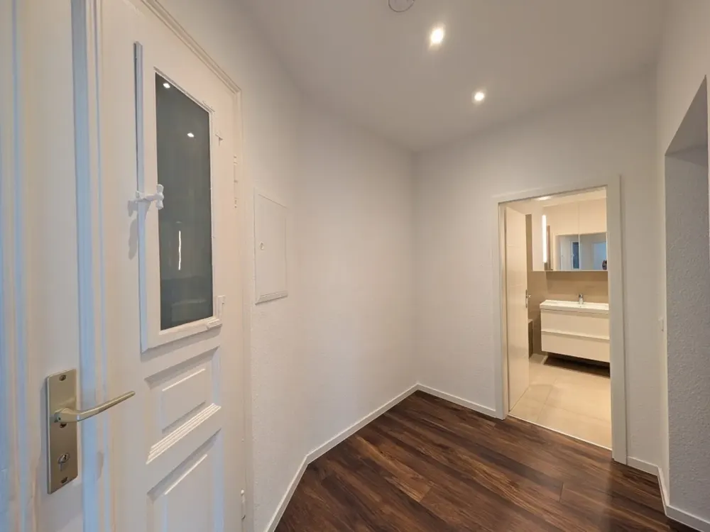 WAHREN + 2 ZIMMER + EINBAUKÜCHE + SCHICK & RUHIG + GRÜNER INNENHOF