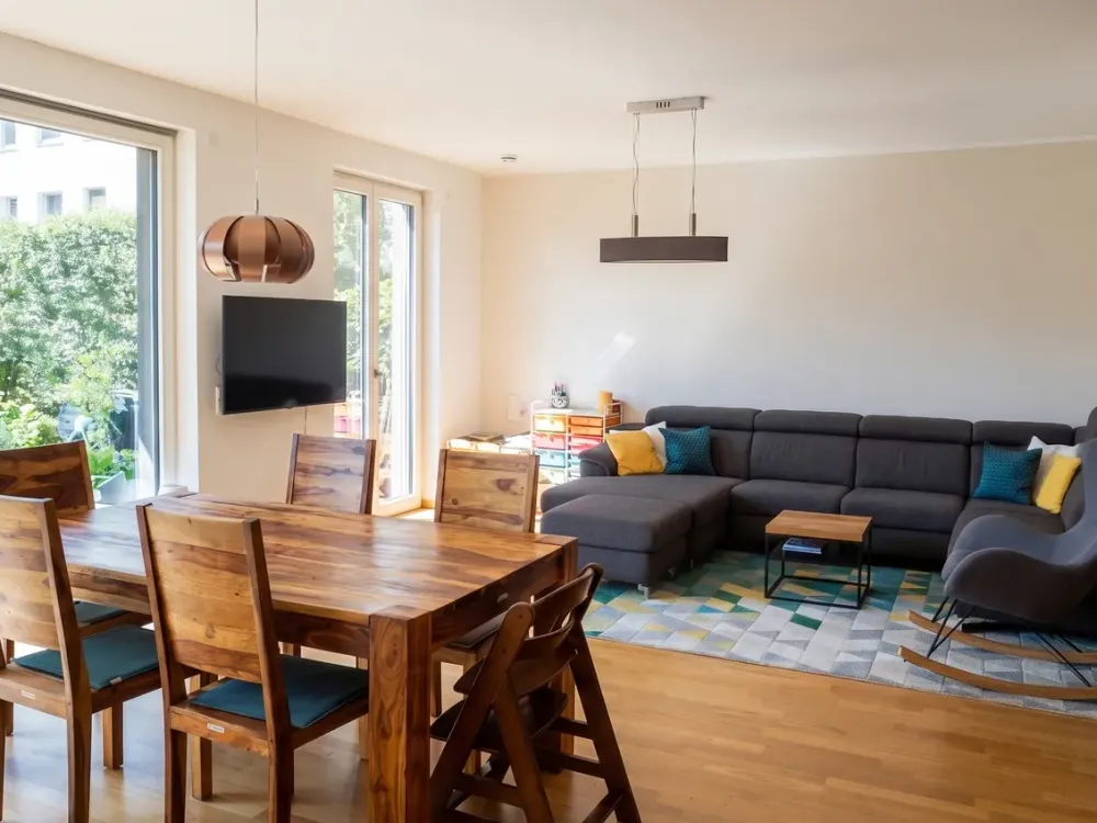 Hochwertige 4-Zimmer-Maisonette mit eigener Terrasse, Gartenanteil und Tiefgaragenstellplatz