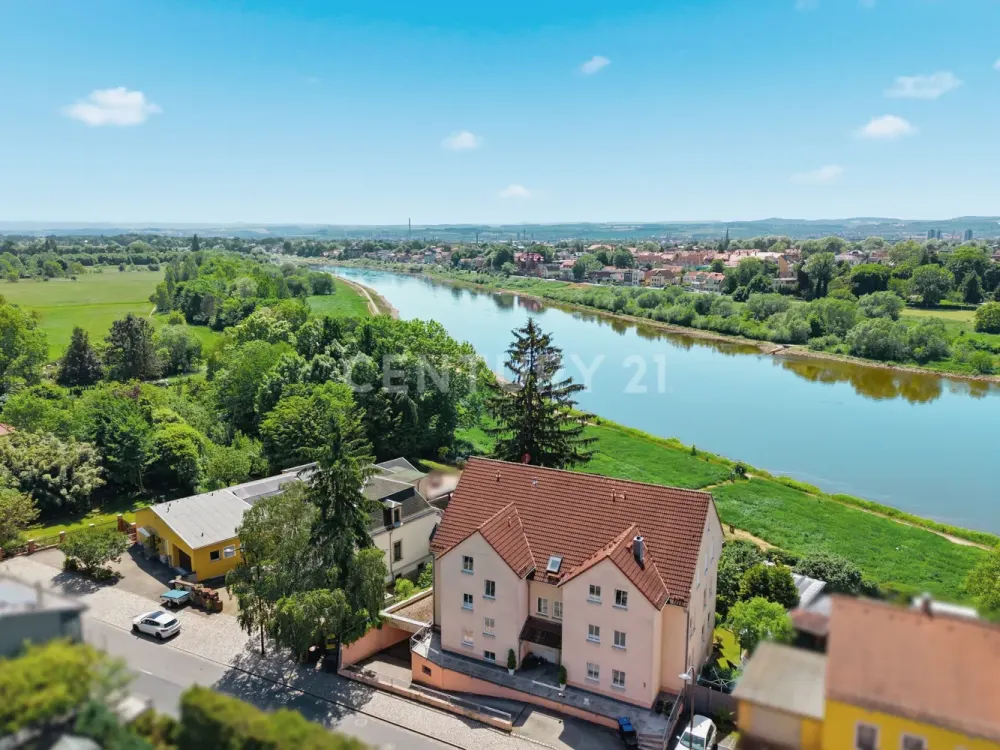 Garden Apartment with Elbe View