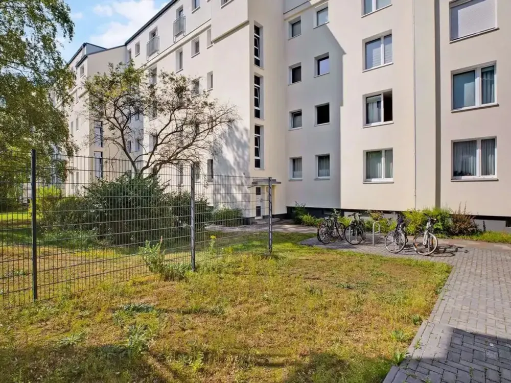 Stilvoll wohnen in Charlottenburg, modernes 2-Zimmer-Apartment mit Wintergarten
