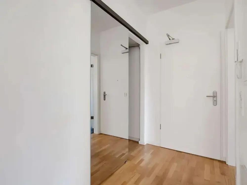 Stilvoll wohnen in Charlottenburg, modernes 2-Zimmer-Apartment mit Wintergarten