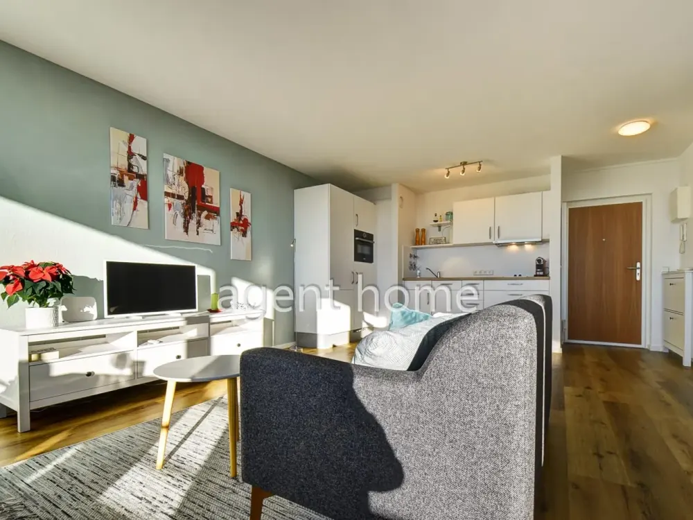 FURNISHED - SUNNY AND COZY - Beautiful Apartment with Balcony