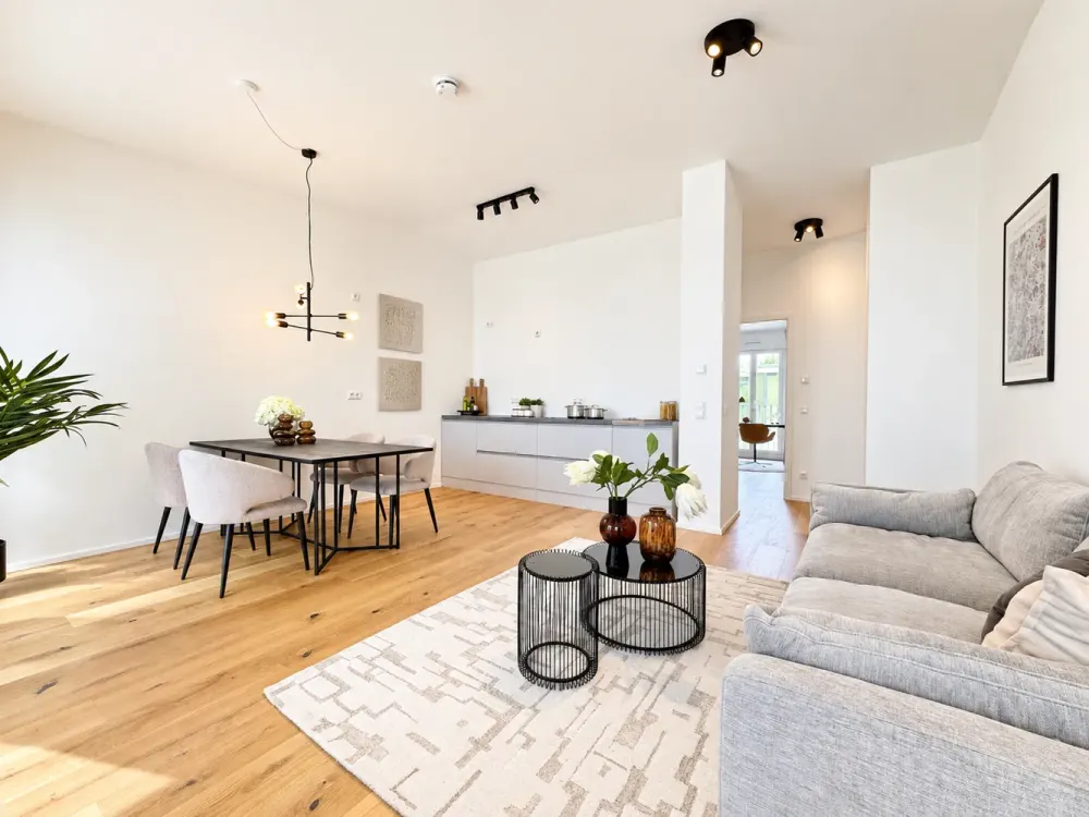 Barrier-Free First Occupancy Attic Apartment with Balcony in München-Aubing