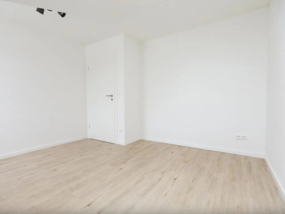 16,5 qm großes WG-Zimmer unmöbliert zum 01.12. in Hamburg-Harburg