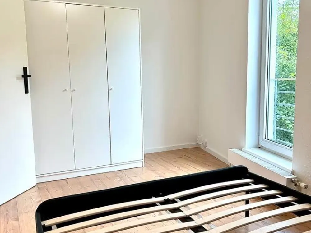 Sanierte & möblierte 2-Zimmer-Wohnung**Stelllplatz**Einbauküche