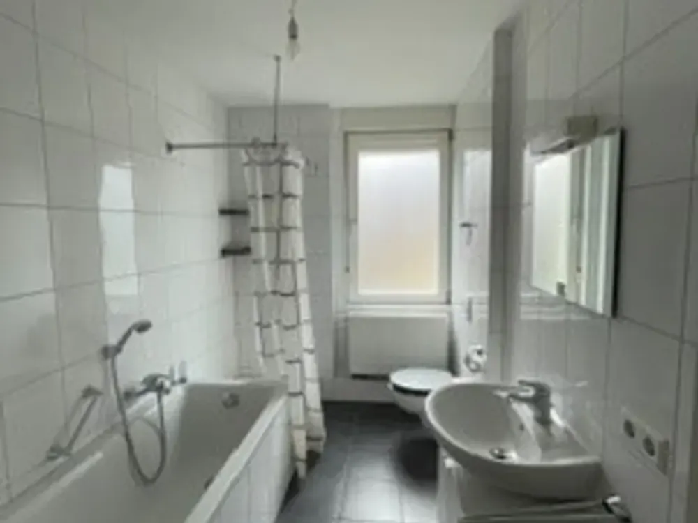 Geräumige 3 Zimmer Wohnung mit Balkon