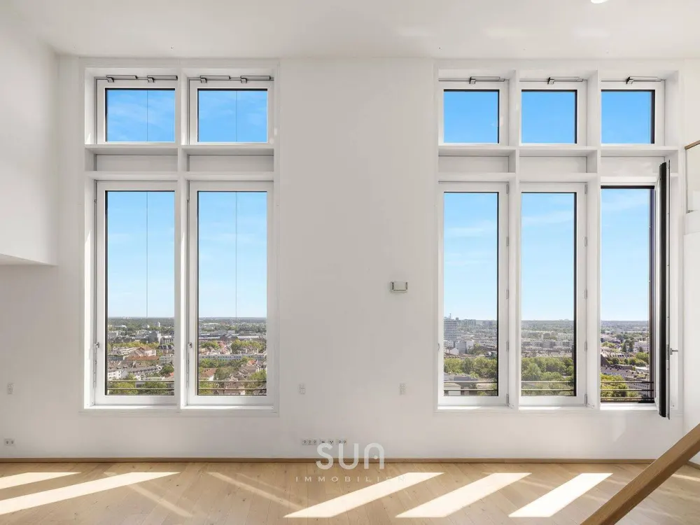 DIE KRONE DES EUROPAVIERTELS - Ultra-Luxus-PENTHOUSE mit 8 Meter hoher Fensterfront & Sky-Terrasse