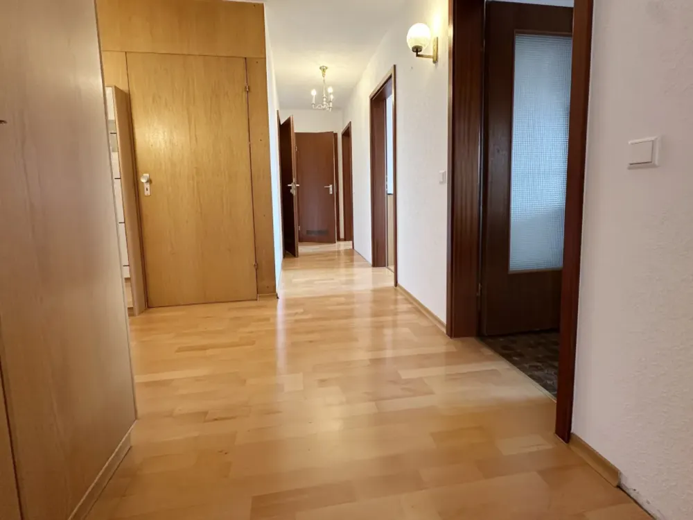 3 Zimmer Wohnung mit großem Garten und Garage in Ditzingen-Hirschlanden