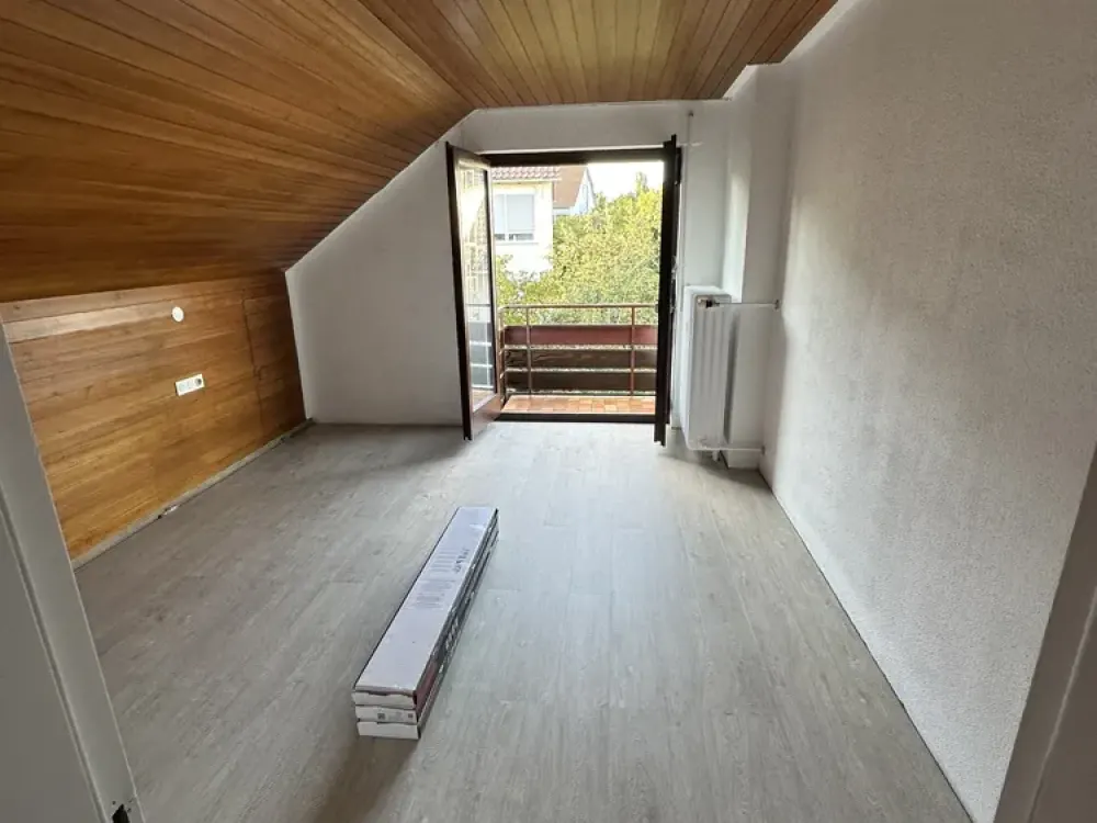 Attraktive 2-Zimmer-Wohnung in Ditzingen mit Einbauküche und Balkon