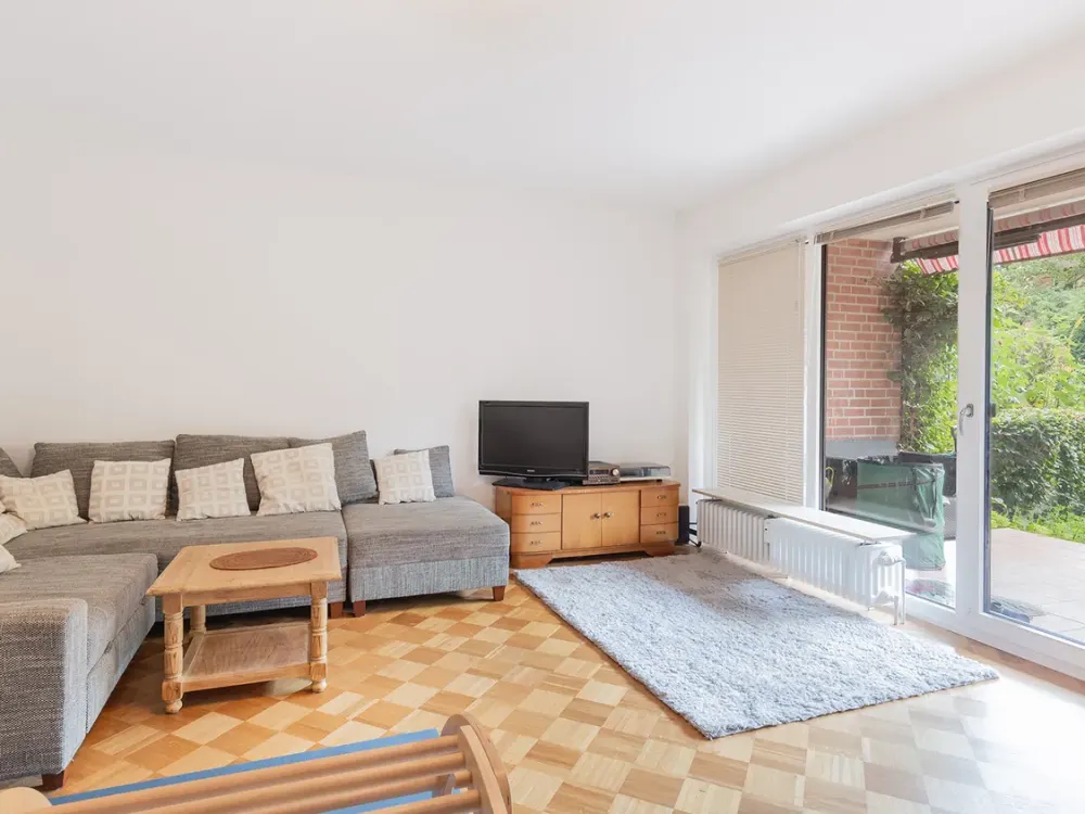 Viel Platz für die Familie, großzügige 4-Zimmer-Wohnung mit Terrasse und Gartenanteil