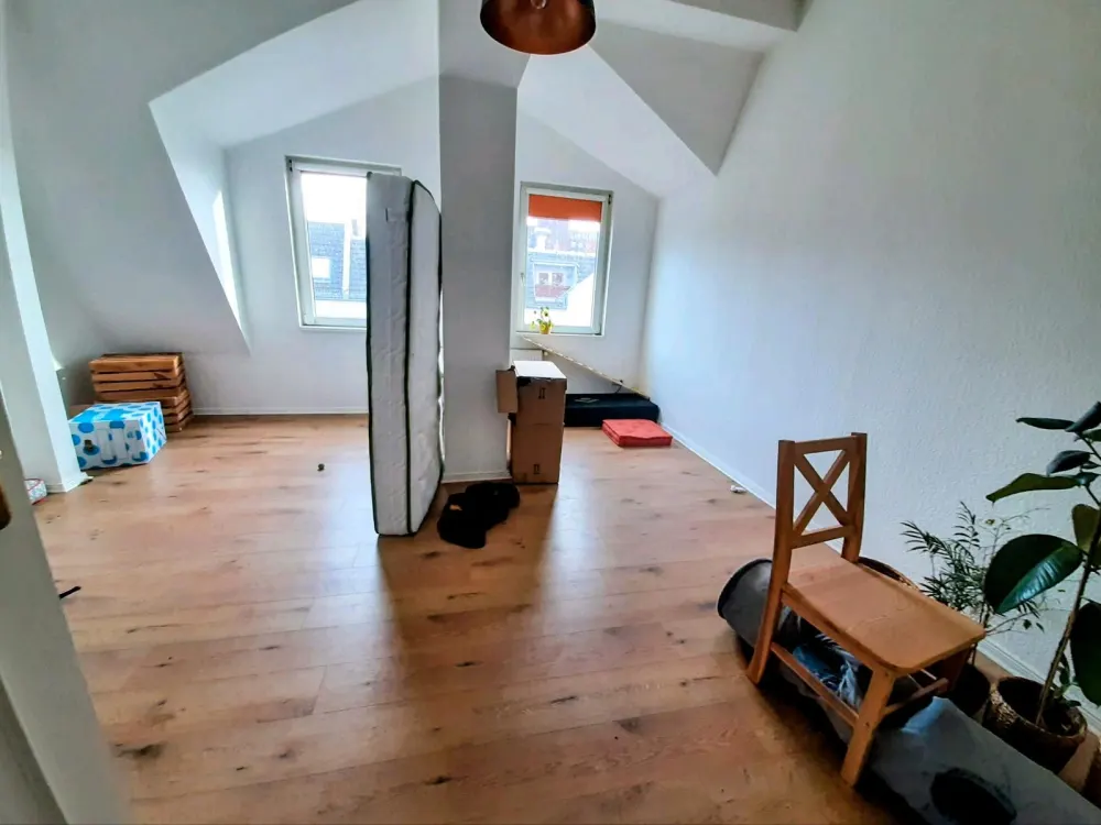 Nachmieter gesucht, helle Dachgeschosseswohnung in Siemensstadt