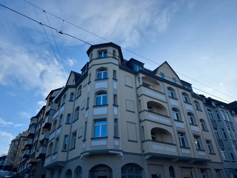 3 Zimmer mit BALKON, Aufzug, Wärmepumpe, Fassadenvollwärmeschutz,