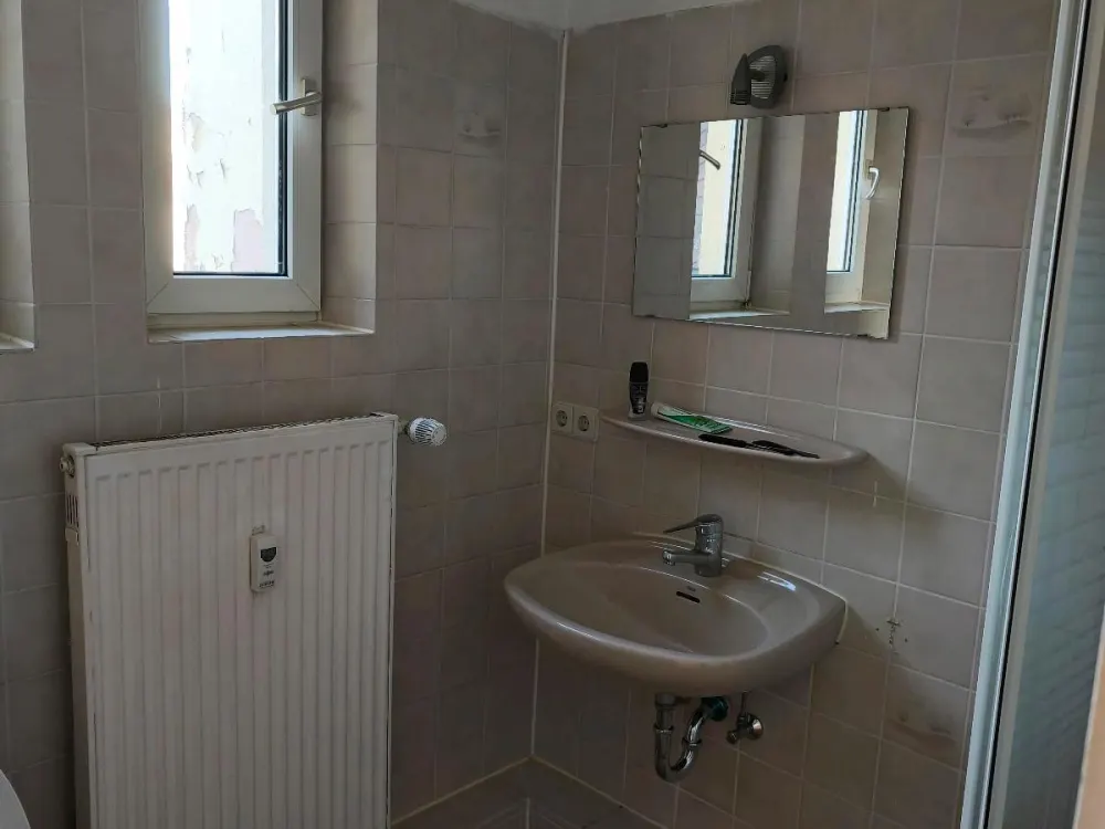 Ein Zimmer WG Wohnung zu vermieten