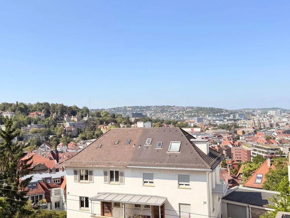 Für die Familie: traumhafte 6 Zimmer Maisonette mit Traumblick und Garage in Stuttgart- Süd