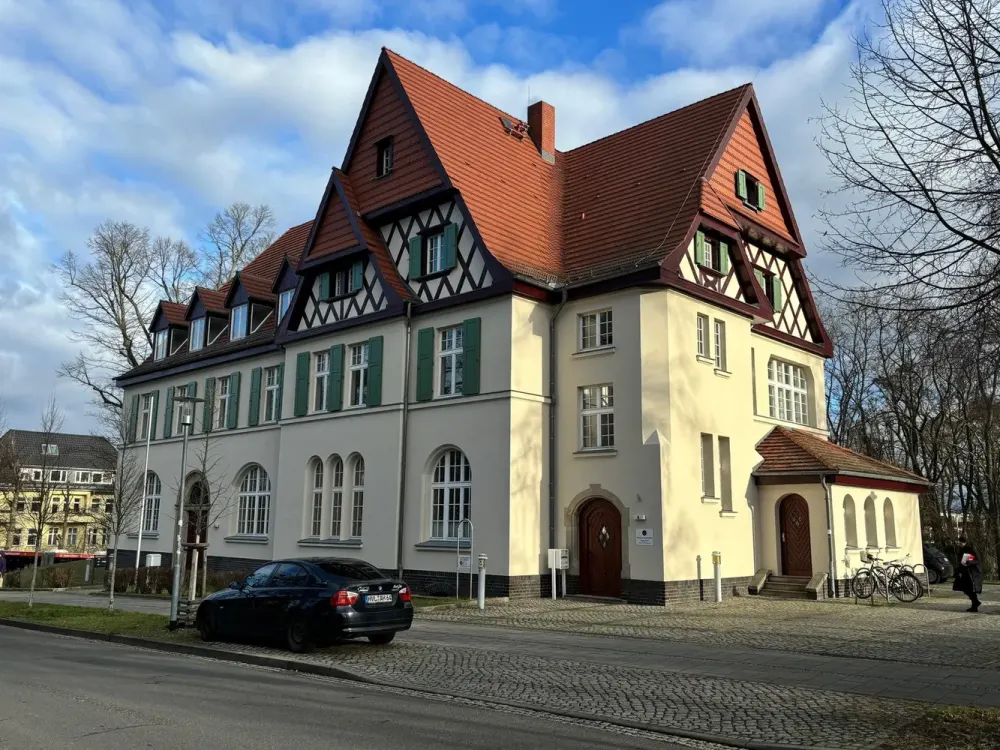 Wohnen im Denkmal - frisch sanierte 115-m²-Dachgeschosswohnung mit großem Wohnbereich