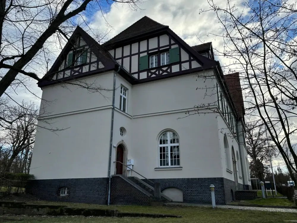 Wohnen im Denkmal - frisch sanierte 115-m²-Dachgeschosswohnung mit großem Wohnbereich