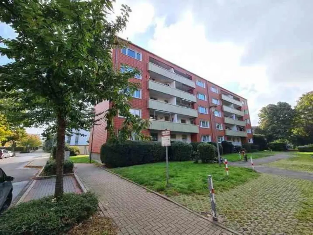 Ab 01.08.2026: günstig geschnittene 3-Zimmer-Wohnung