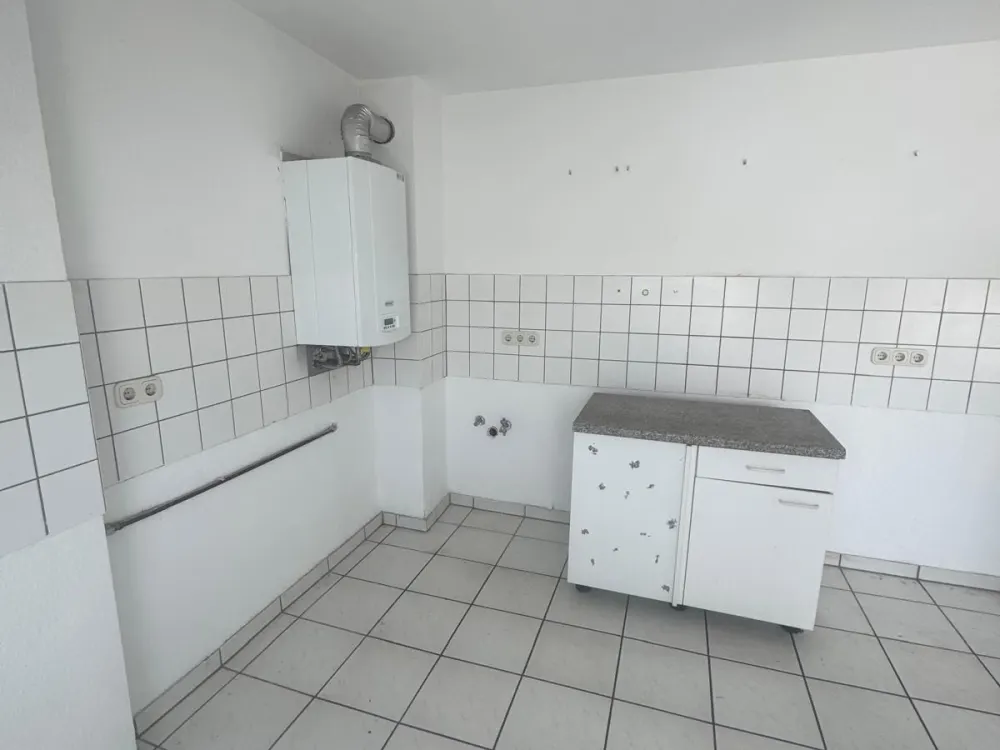 2 Zimmer DG Wohnung ab sofort