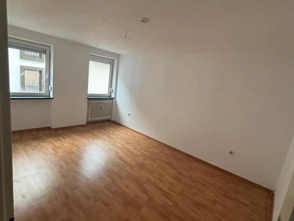2 ZIMMER WOHNUNG ZENTRAL
