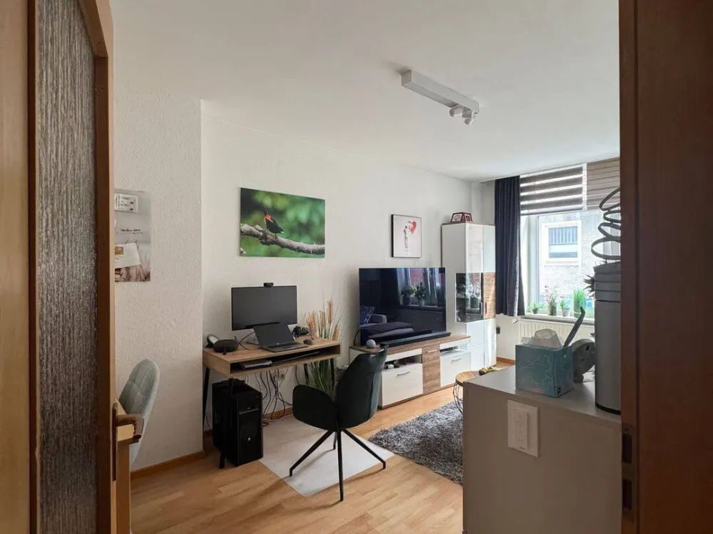 Drei Zimmer Wohnung mit Einbauküche