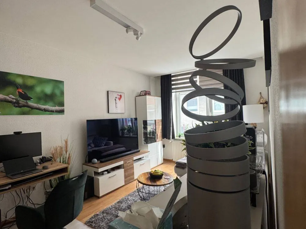 Drei Zimmer Wohnung mit Einbauküche