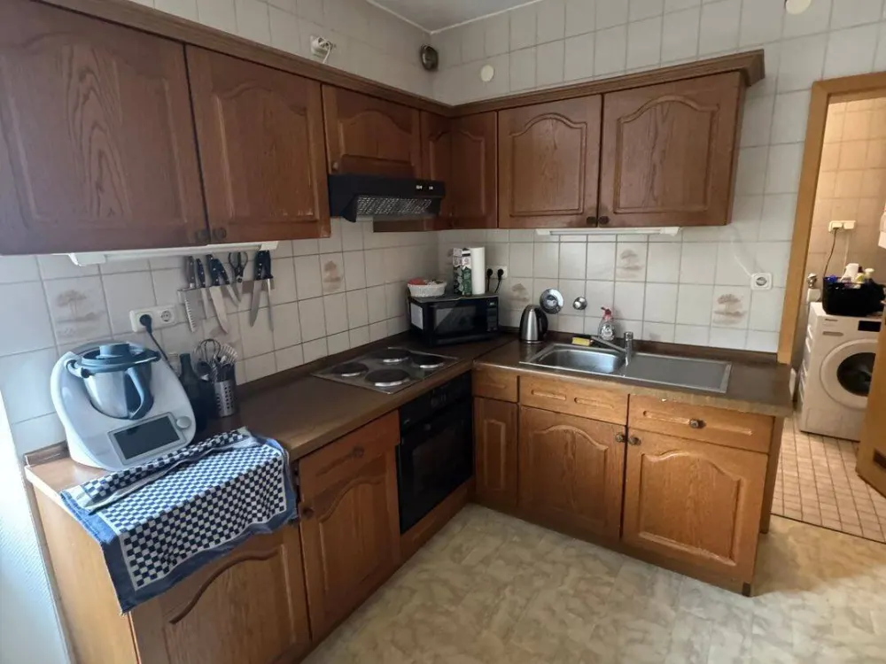 Drei Zimmer Wohnung mit Einbauküche