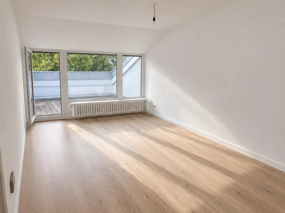Erstbezug nach Kernsanierung: 3-Zimmer-Wohnung mit Dachterrasse