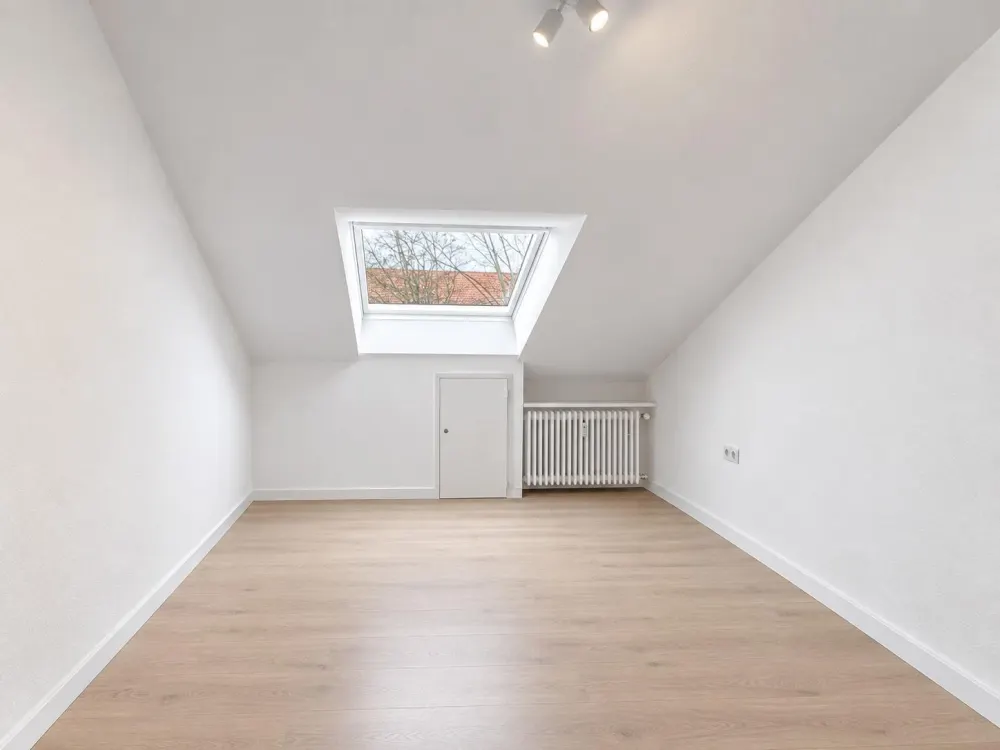 Erstbezug nach Kernsanierung: 3-Zimmer-Wohnung mit Dachterrasse