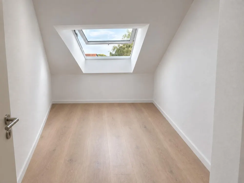 Erstbezug nach Kernsanierung: 3-Zimmer-Wohnung mit Dachterrasse